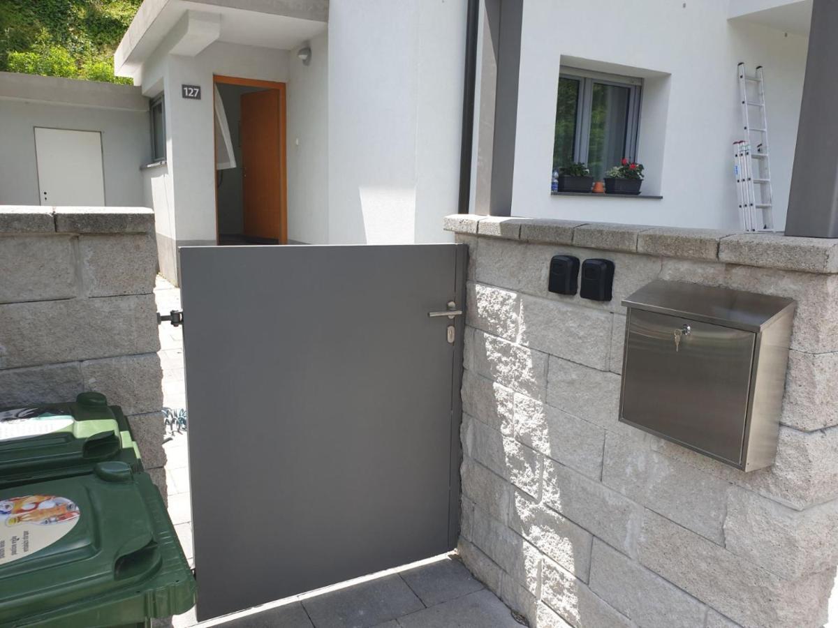 Apartma Sava-Stol Jesenice Exteriér fotografie